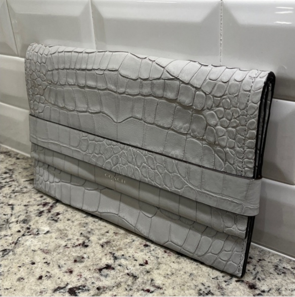 Coach Leather Clutch - Gray Croc-Embossed LIKE NEW - Picture 3 of 14